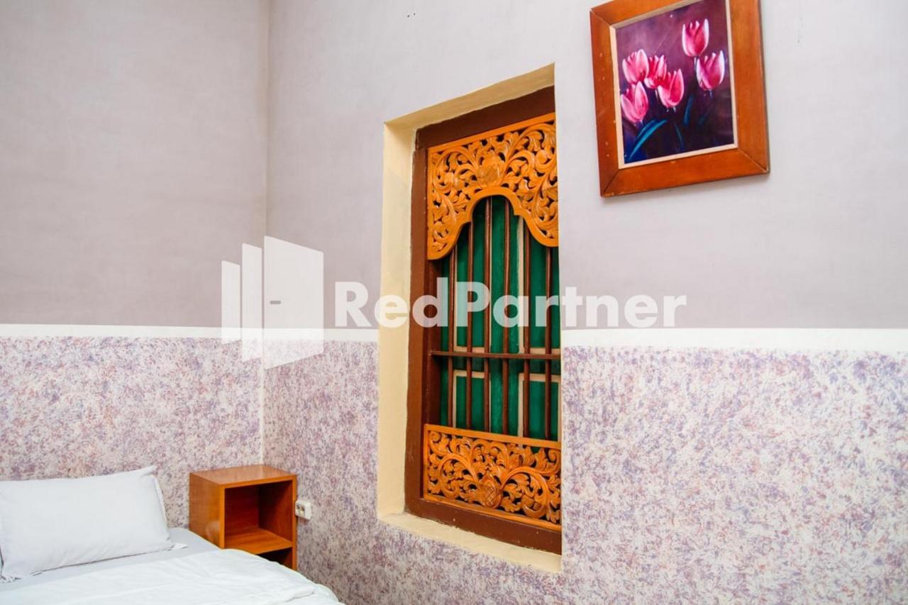 Flamboyan Asri Syariah Mitra Reddoorz Near Kampung Inggris Pare Otel Dış mekan fotoğraf